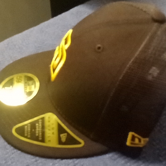 San Diego Padres fitted trucker hat - Picture 2 of 8